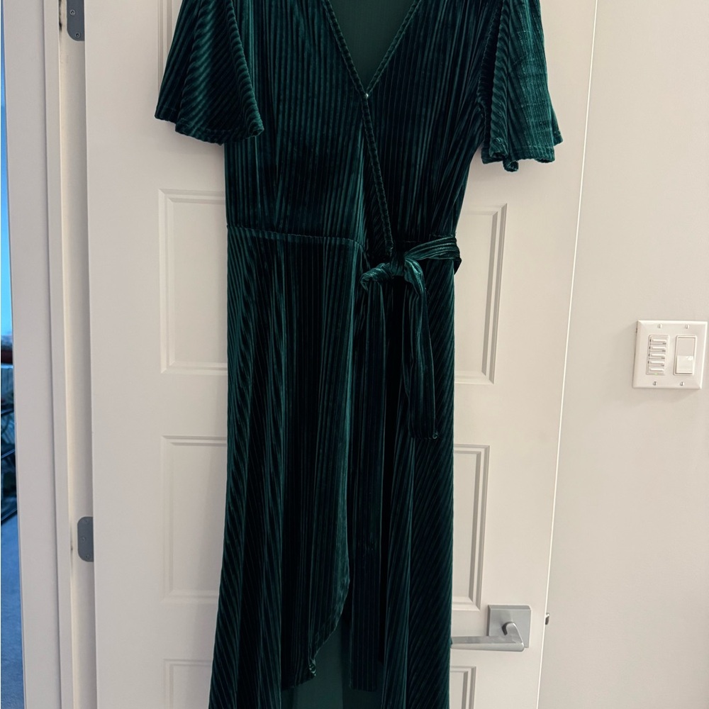 Elegant Green Velvet Dress